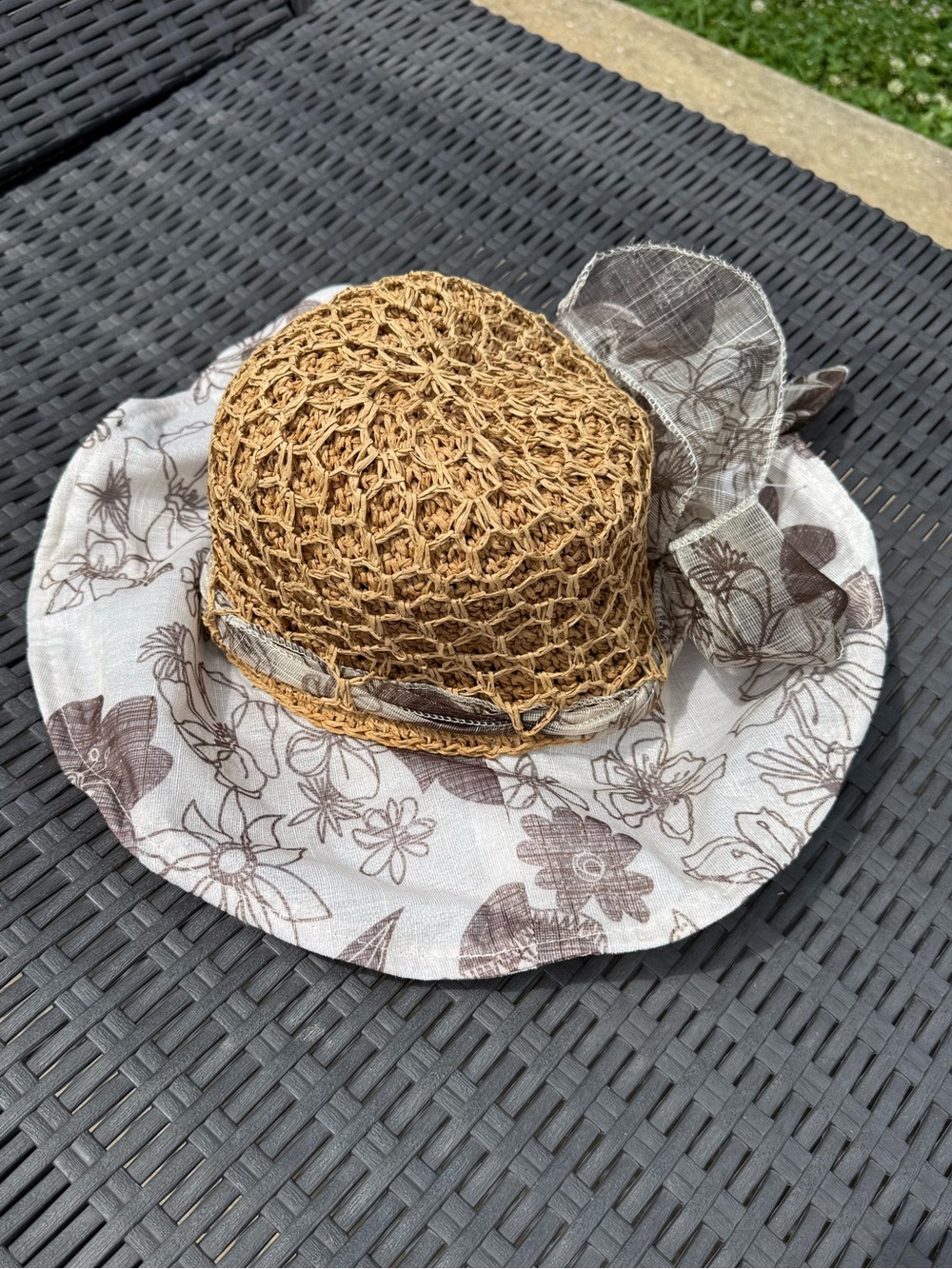 A.Kurtz Women's Straw Sun Hat Adjustable Fabric Brim Tan Floral Bow Beach Boho